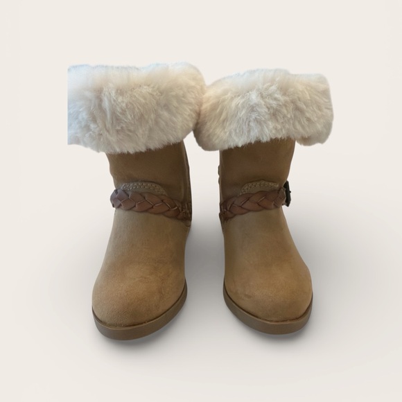 Blowfish Other - Blowfish Kids Boots with Cream Faux Fur
